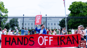 manos fuera de irán