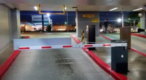 ESTACIONAMIENTOS COMERCIALES
