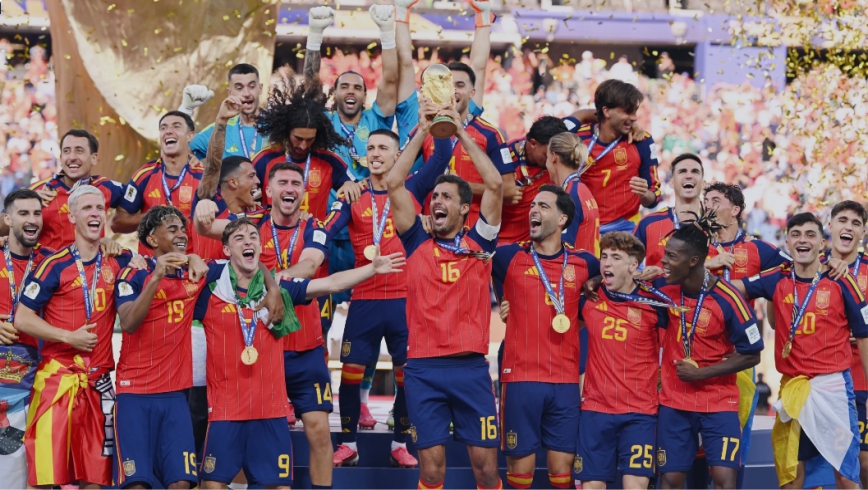 TRIUNFA ESPAÑA