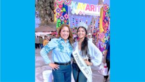 Ivideliza Reyes durante un mensaje desde la Feria de Nayarit en California en defensa de la comunidad migrante.